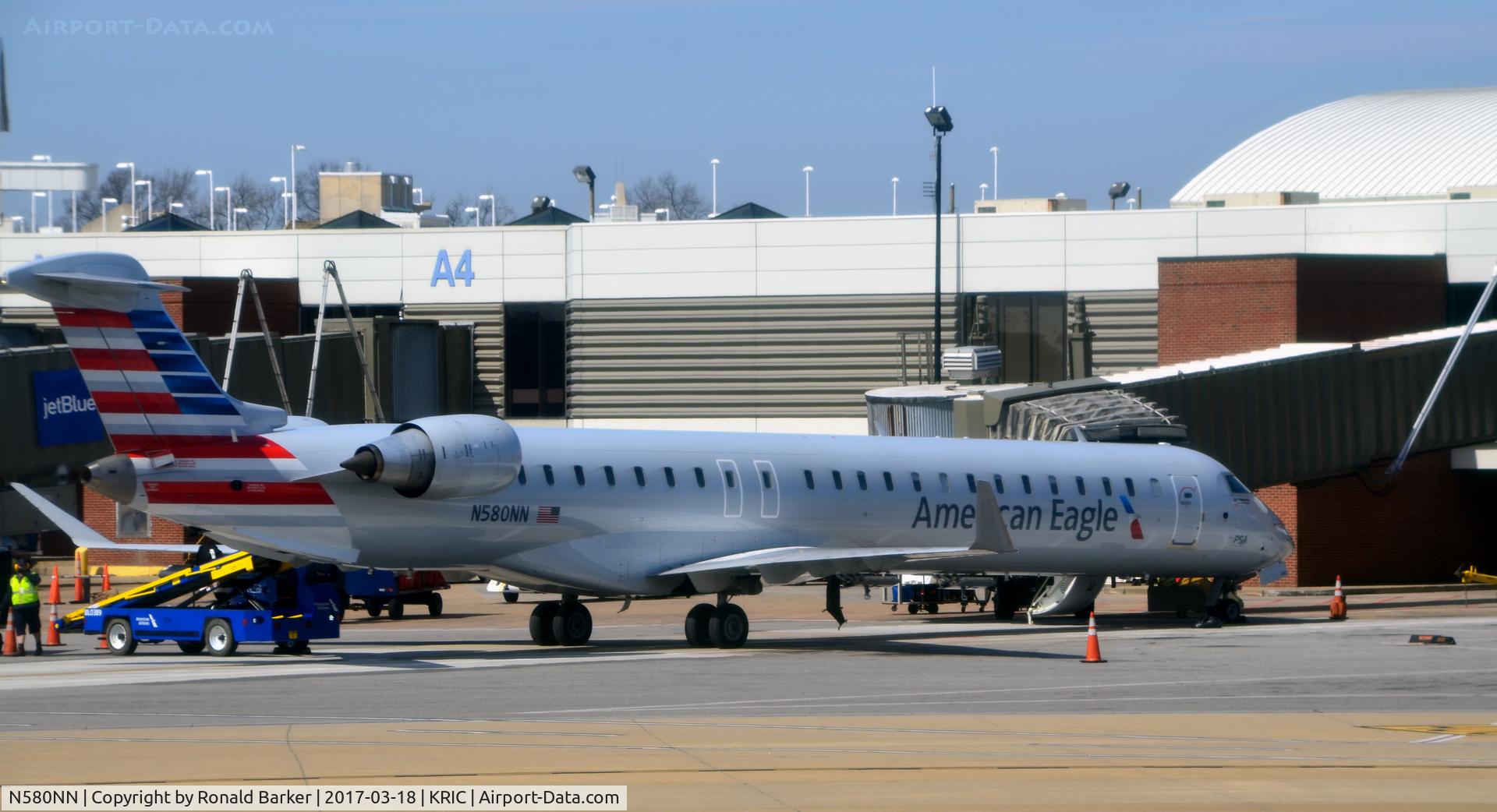 N580NN, 2015 Bombardier CRJ-900LR (CL-600-2D24) C/N 15383, Gate A6 Richmond