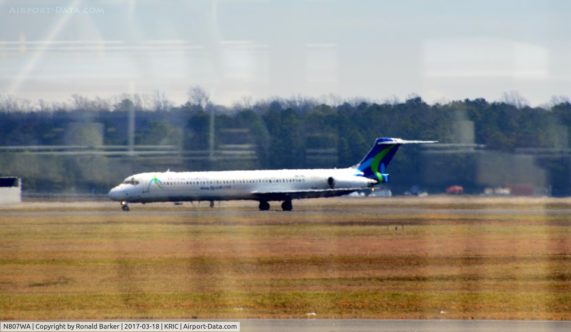 N807WA, 1993 McDonnell Douglas MD-83 (DC-9-83) C/N 53093, Taxi Richmond