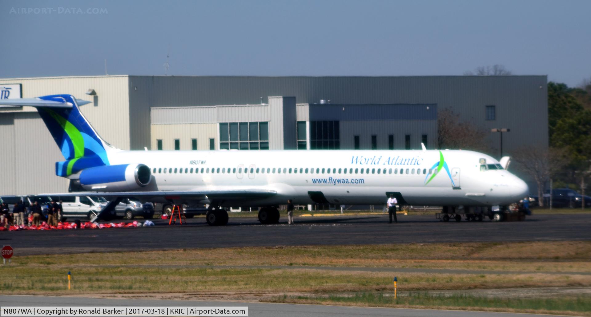 N807WA, 1993 McDonnell Douglas MD-83 (DC-9-83) C/N 53093, Taxi Richmond