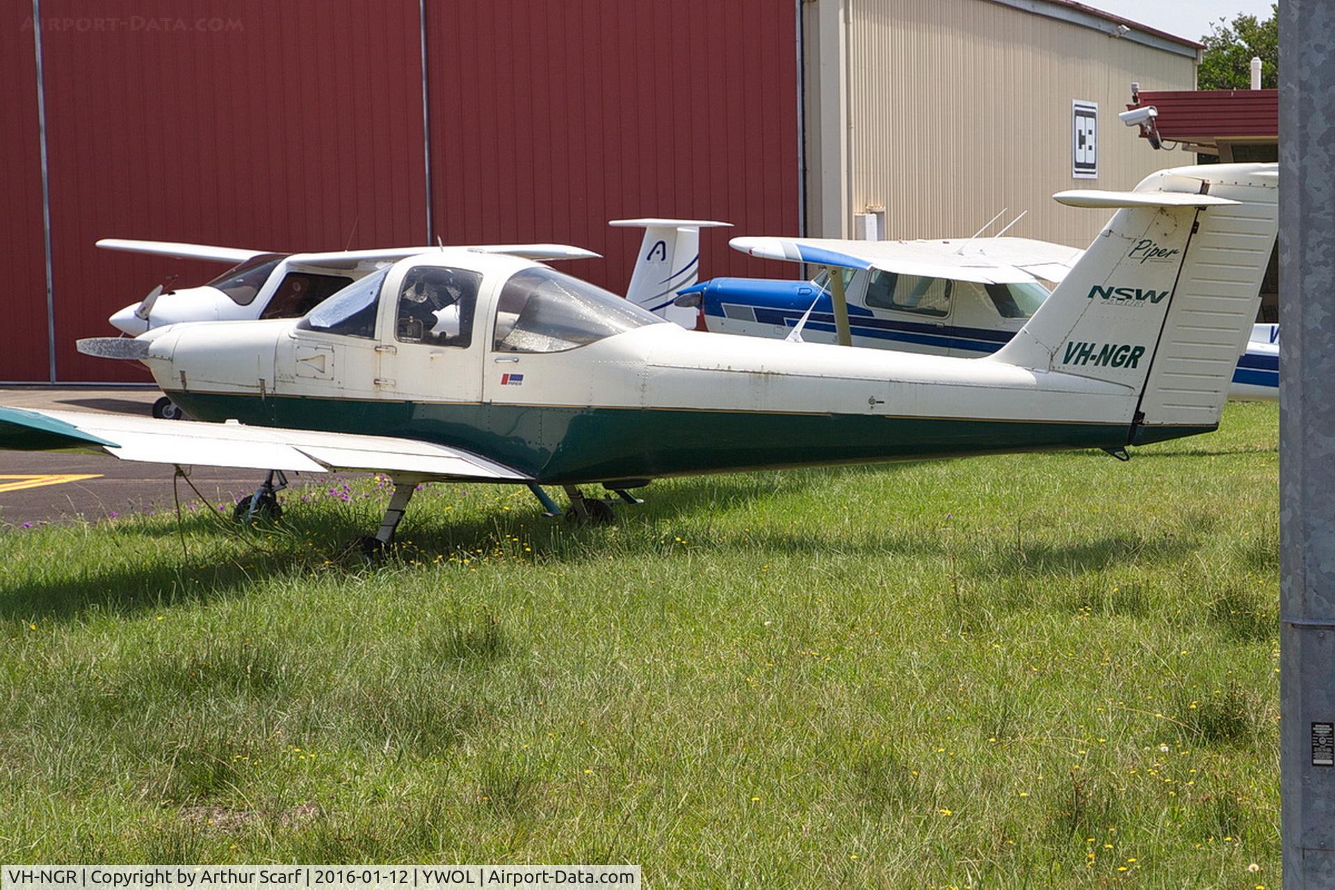 VH-NGR, 1979 Piper PA-38-112 Tomahawk Tomahawk C/N 38-79A1172, Albion Park NSW Jan 2016