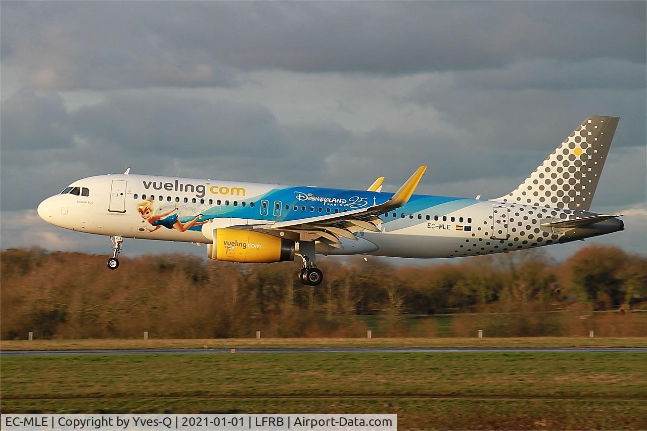EC-MLE, 2016 Airbus A320-232 C/N 7109, Airbus A320-232, Landing rwy 25L, Brest-Bretagne airport (LFRB-BES)