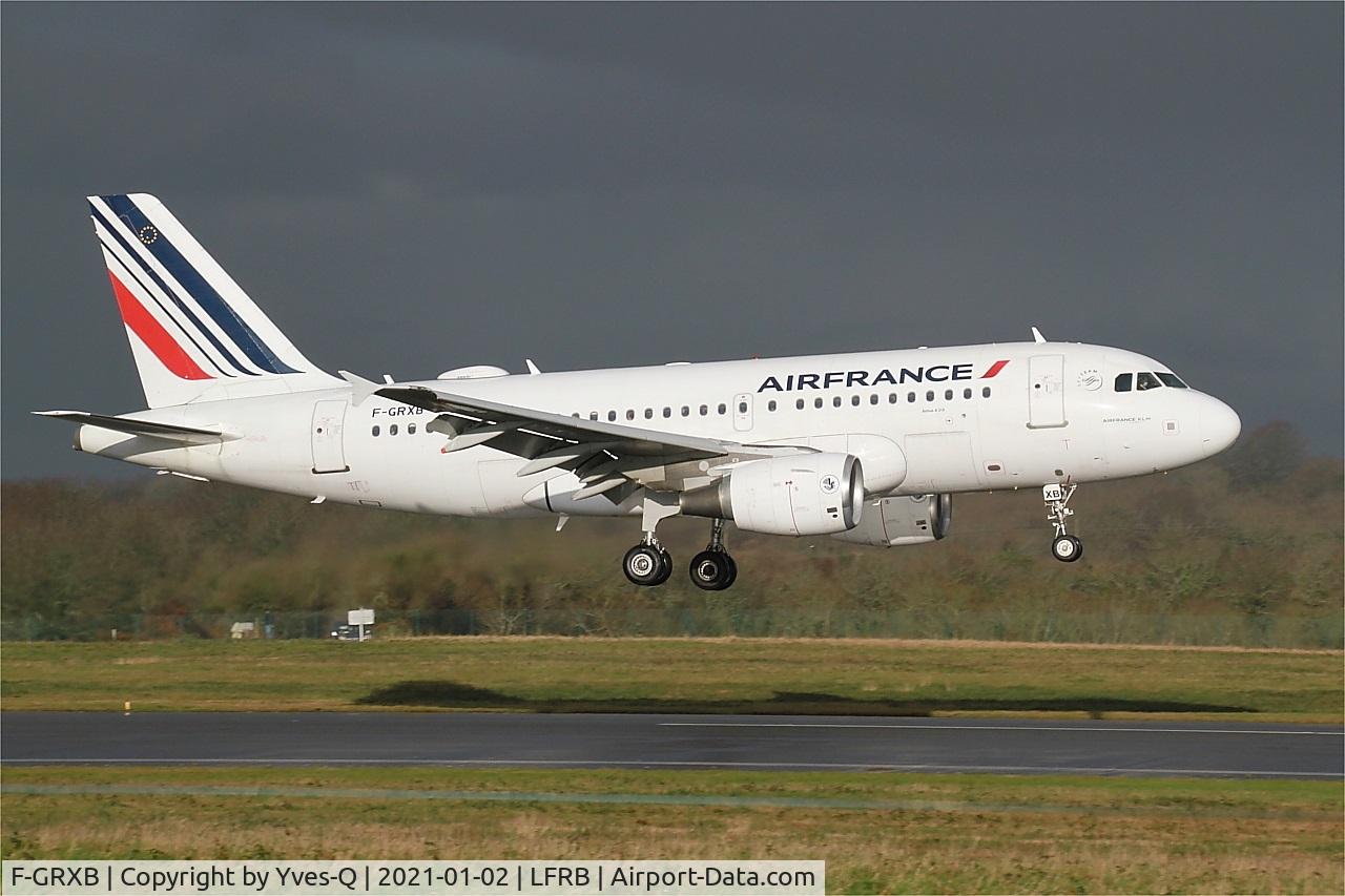 F-GRXB, 2001 Airbus A319-111 C/N 1645, Airbus A319-11, Landing rwy 07R, Brest-Bretagne airport (LFRB-BES)