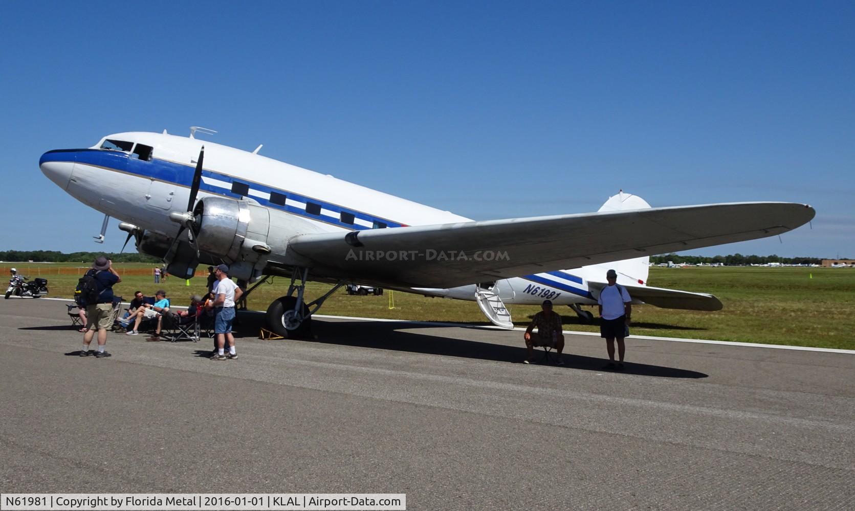 N61981, 1940 Douglas DC-3A C/N 2216, SNF LAL 2017