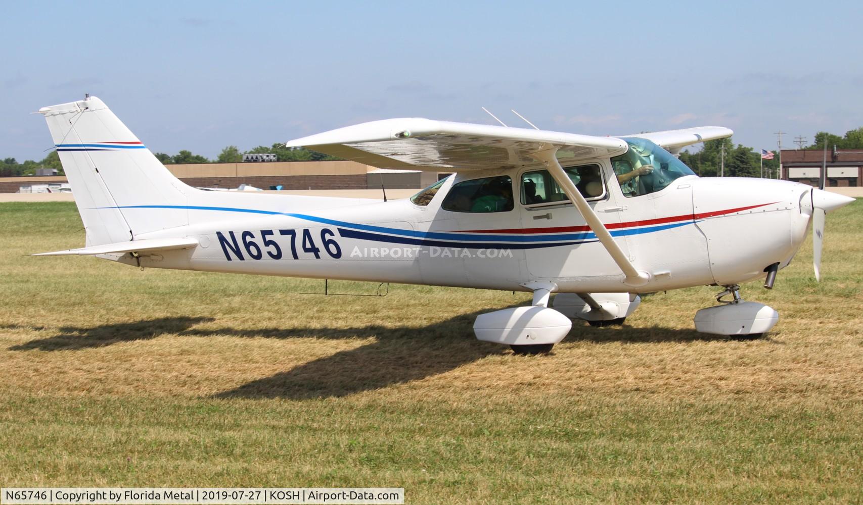 N65746, 1982 Cessna 172P C/N 17275851, EAA OSH 2019