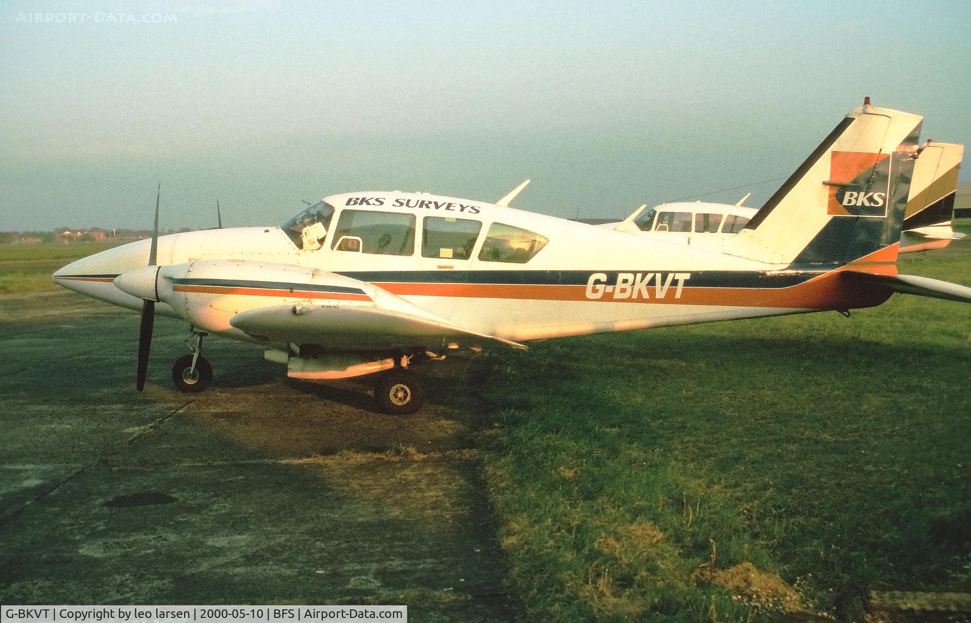 G-BKVT, 1976 Piper PA-23-250 Aztec C/N 27-7754002, Belfast 10.5.2000