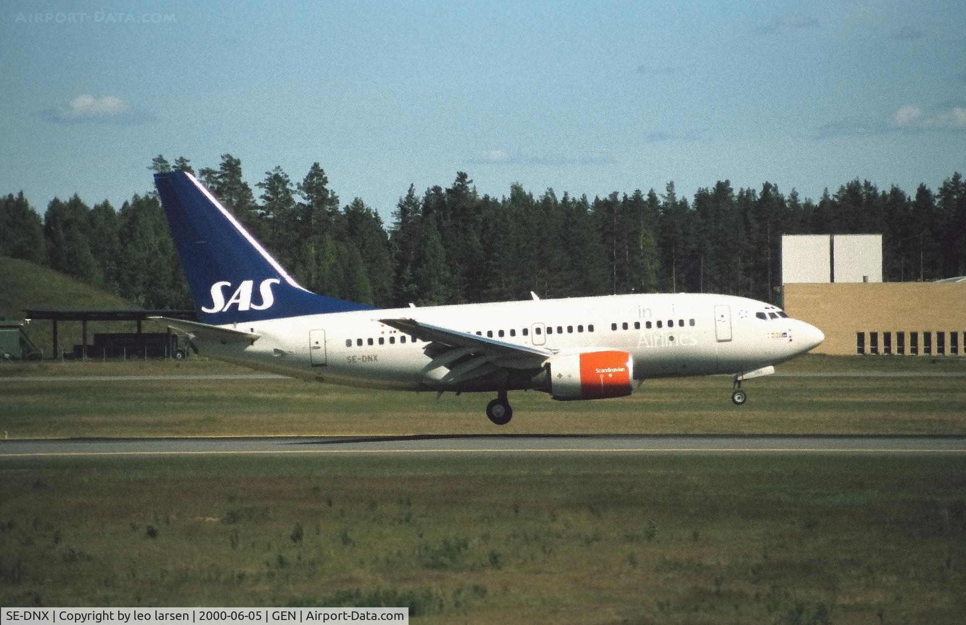 SE-DNX, 1999 Boeing 737-683 C/N 28304, Oslo Gardermoen 5.6.2000