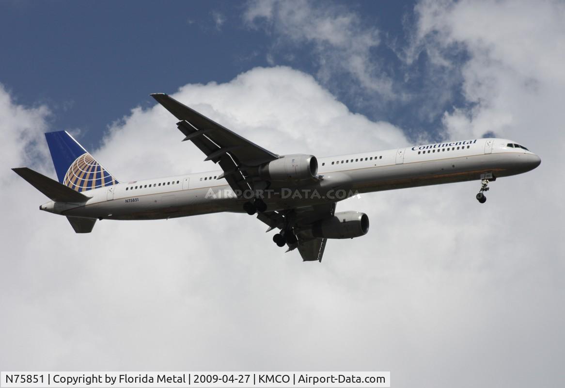 N75851, 2001 Boeing 757-324 C/N 32810, MCO spotting 2009