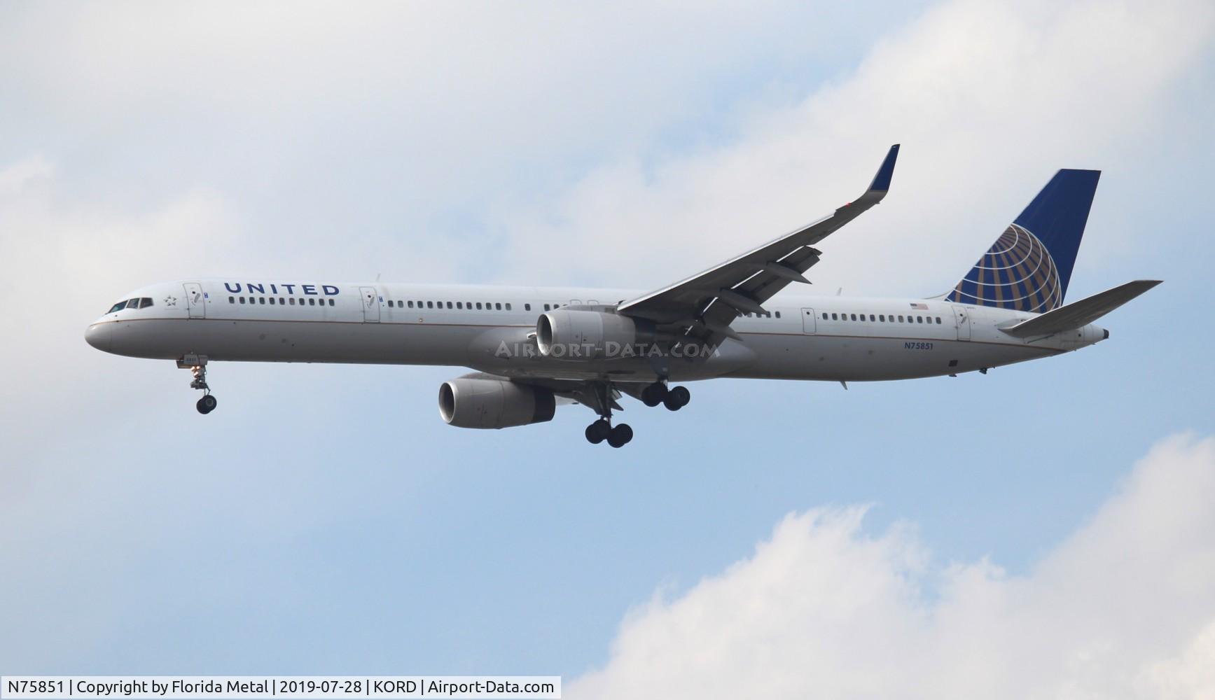 N75851, 2001 Boeing 757-324 C/N 32810, ORD spotting 2019