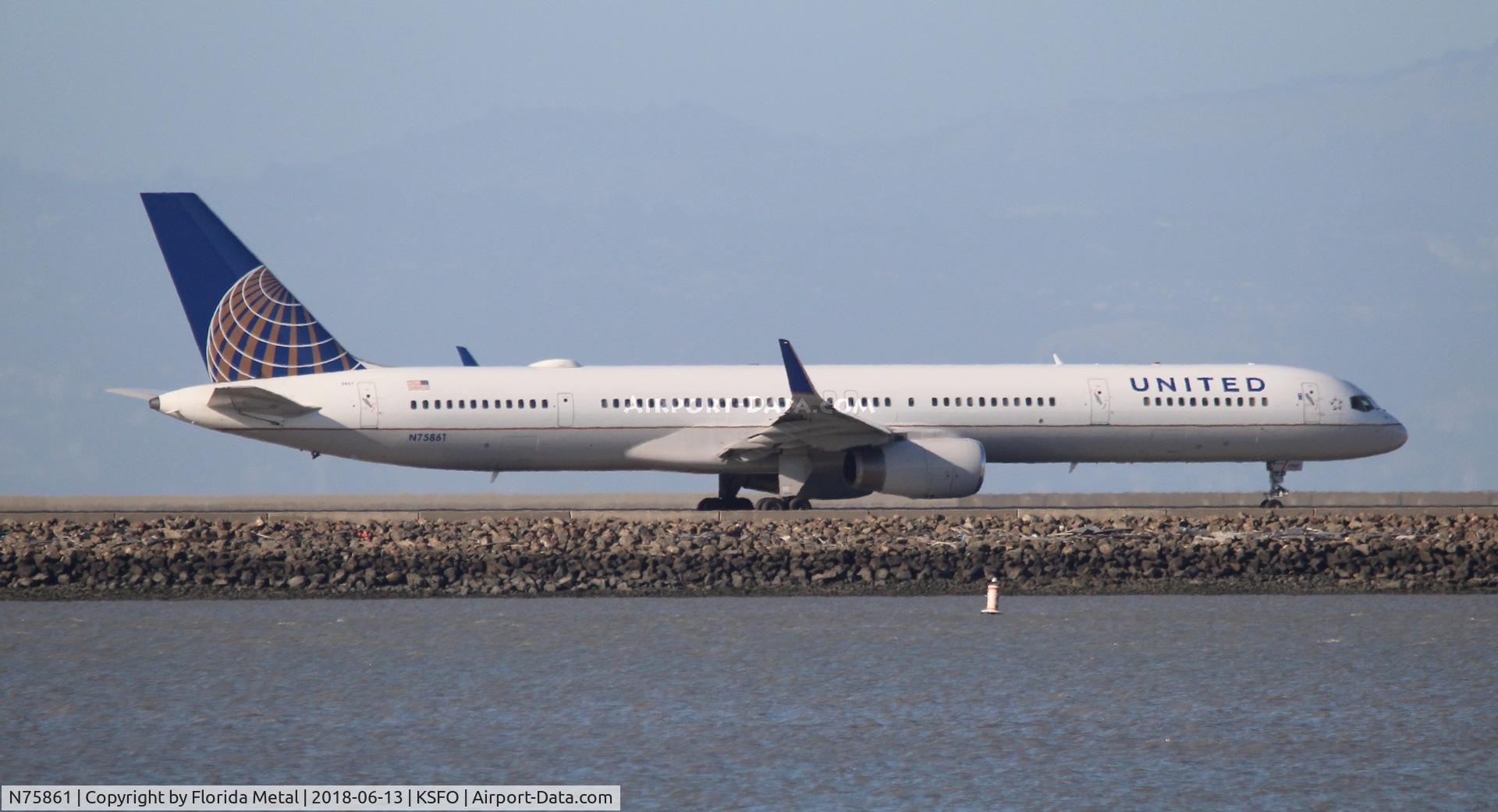 N75861, 2001 Boeing 757-33N C/N 32585, SFO Spotting 2018