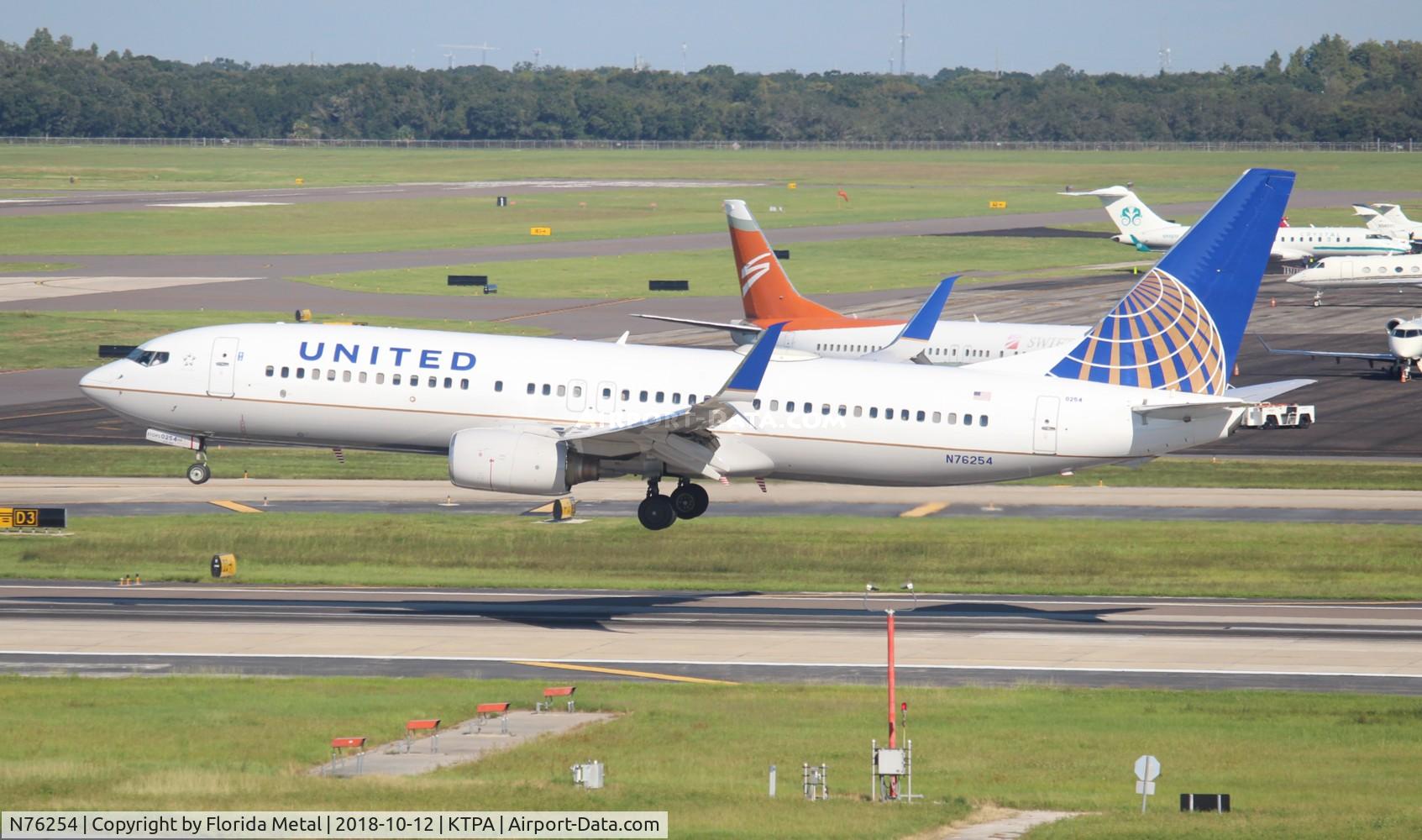 N76254, 2000 Boeing 737-824 C/N 30779, TPA spotting 2018