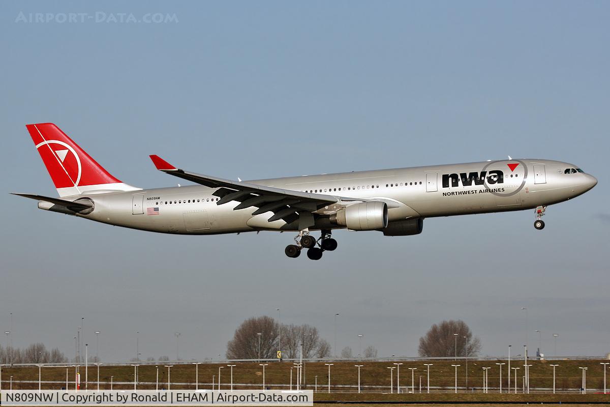 N809NW, 2005 Airbus A330-323 C/N 663, at spl