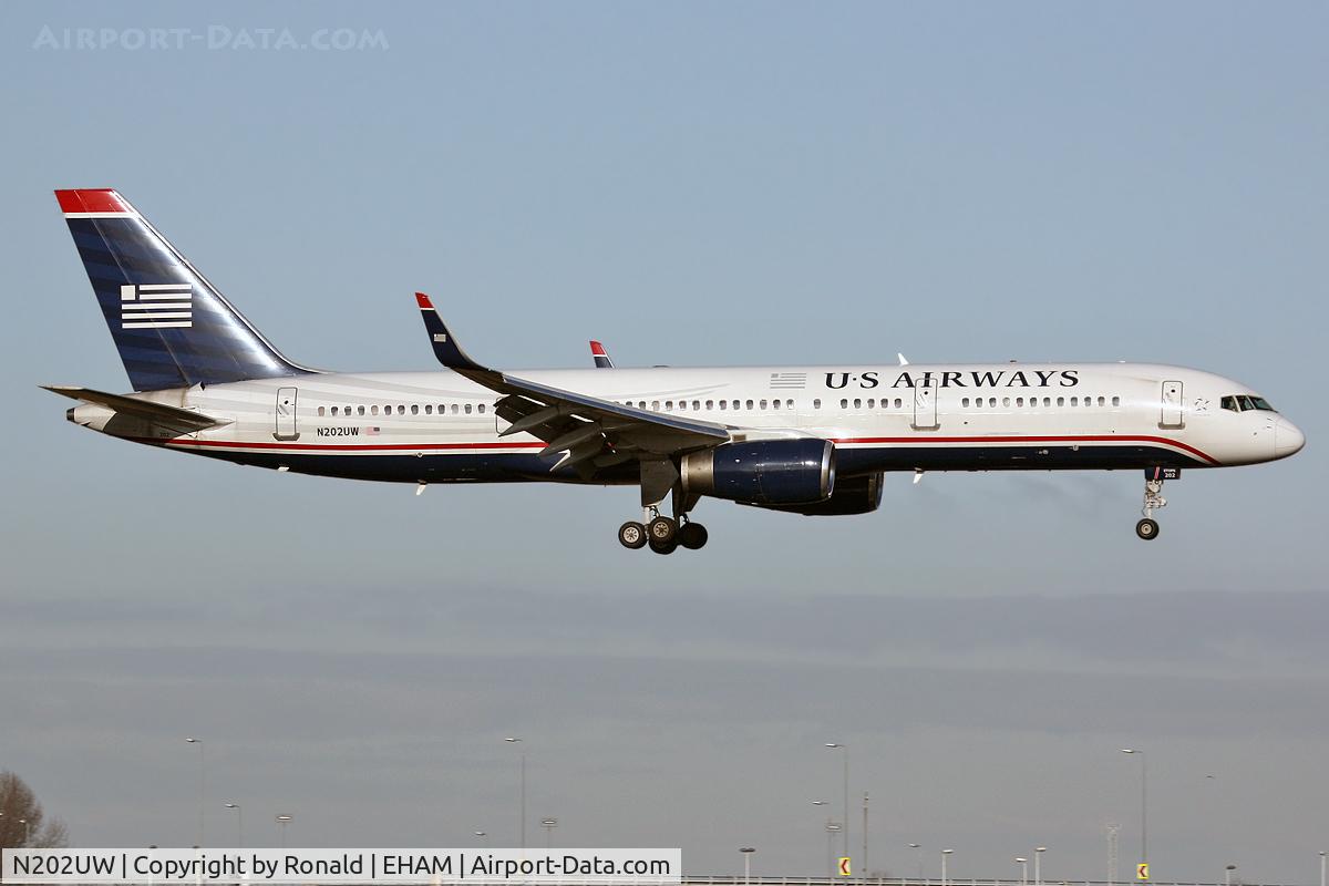N202UW, 1995 Boeing 757-2B7 C/N 27811, at spl