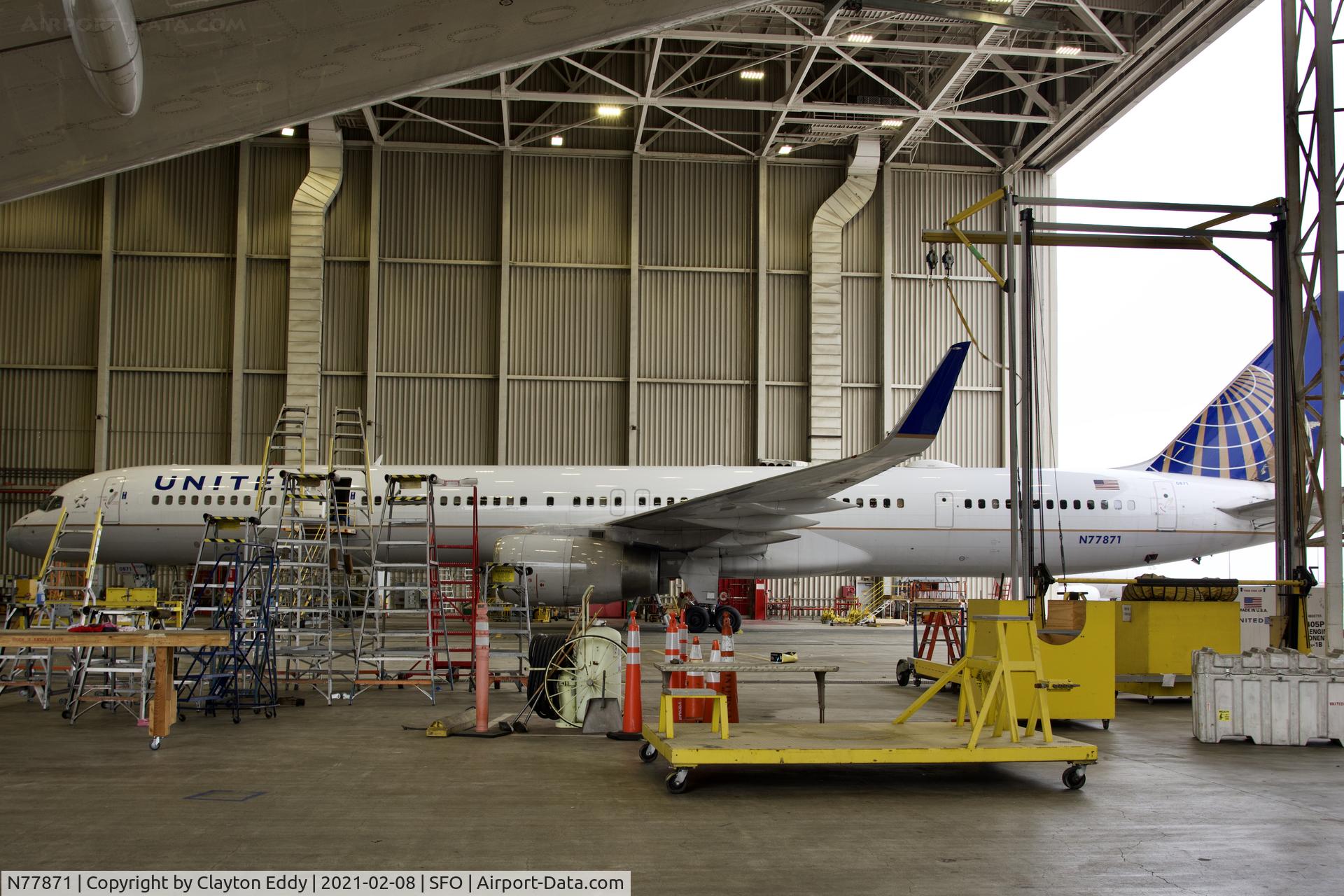 N77871, 2003 Boeing 757-33N C/N 33526, SFO 2021.