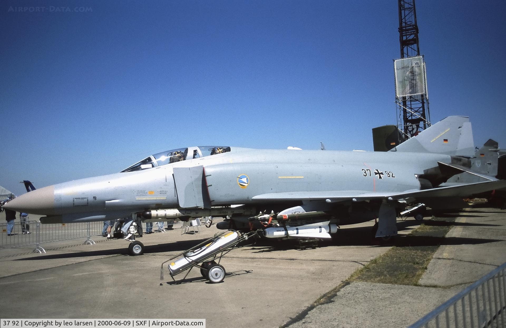 37 92, 1972 McDonnell Douglas F-4F Phantom II C/N 4581, Berlin Air Show 9.6.2000