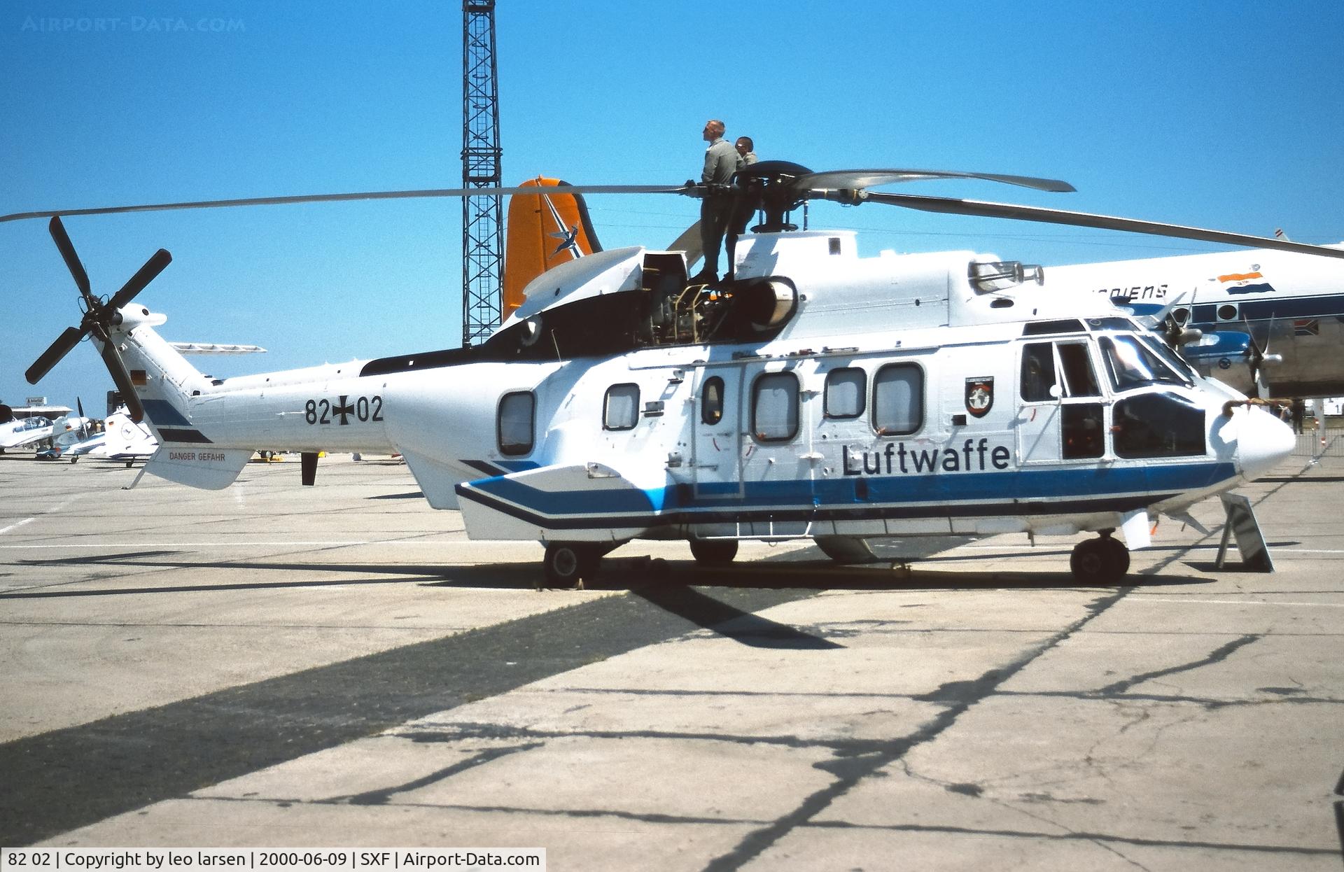 82 02, Eurocopter AS-532U2 Cougar C/N 2452, Berlin Air Show 9.6.2000.With 2 observers.