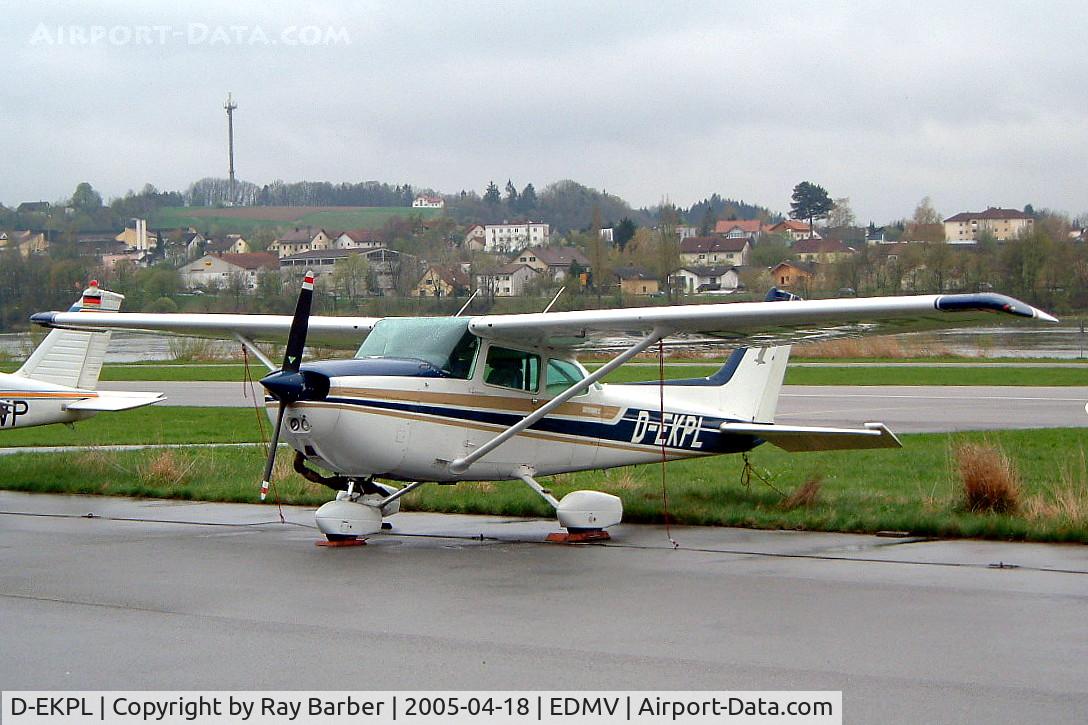 D-EKPL, Cessna 172N C/N 17273995, D-EKPL   Cessna 172N Skyhawk [172-73995] Vilshofen~D 18/04/2005