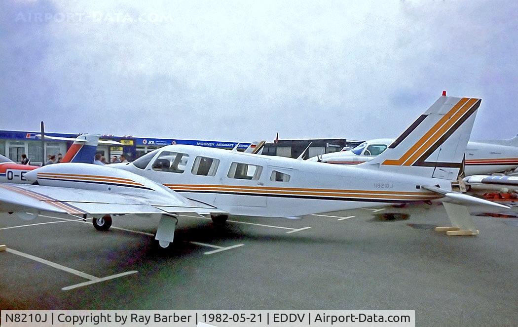 N8210J, Piper PA-34-220T Seneca III C/N 34-8233149, N8210J   Piper PA-34-220T Seneca III [34-8233149] Hannover~D 21/05/1982