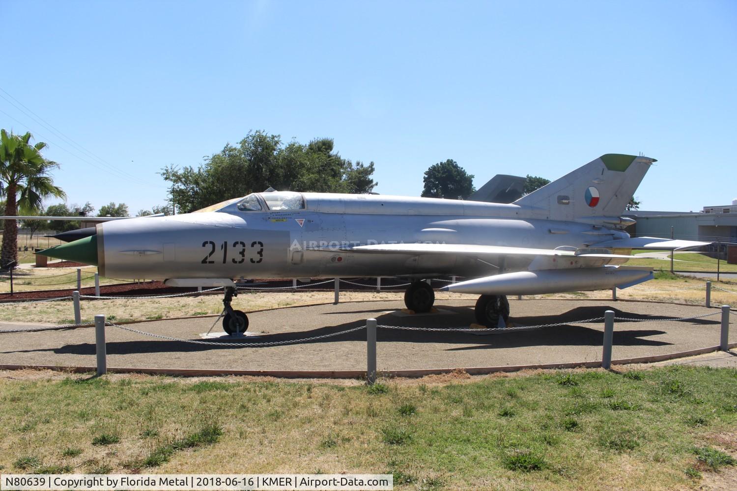 N80639, 1971 Mikoyan-Gurevich MiG-21R C/N 2133, Castle AFB 2018