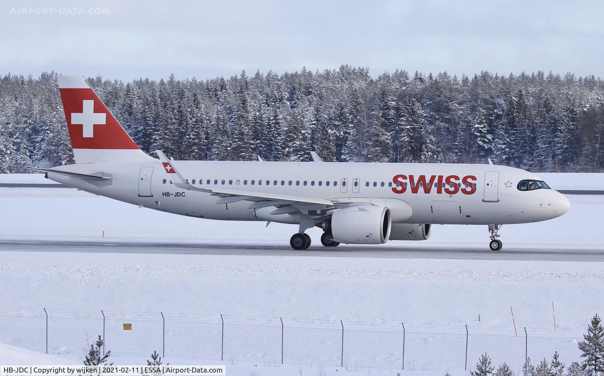 HB-JDC, 2020 Airbus A320-271N C/N 10242, Taxiway W