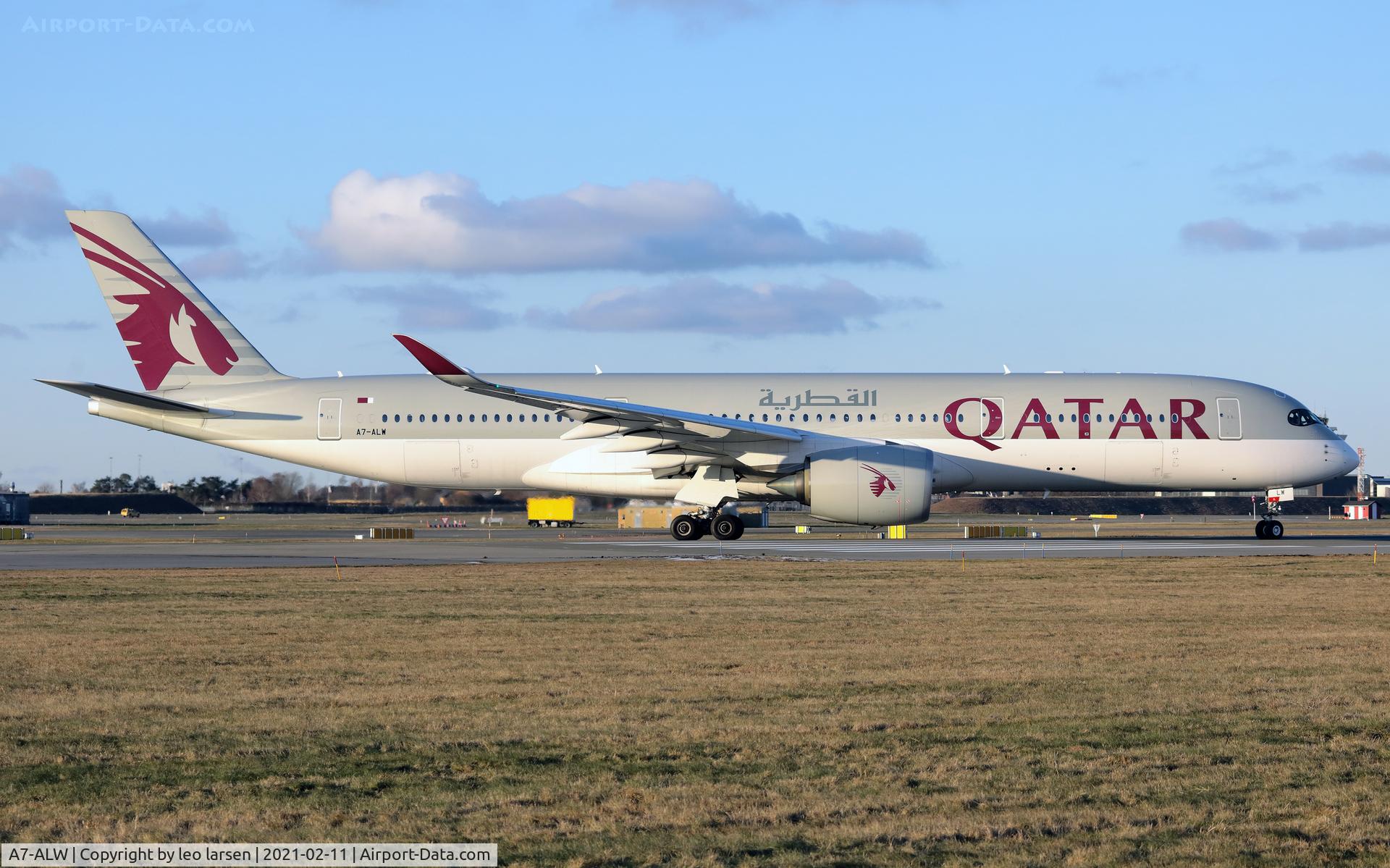 A7-ALW, 2017 Airbus A350-941 C/N 114, Copenhagen 11.2.2021 T/O R-04R