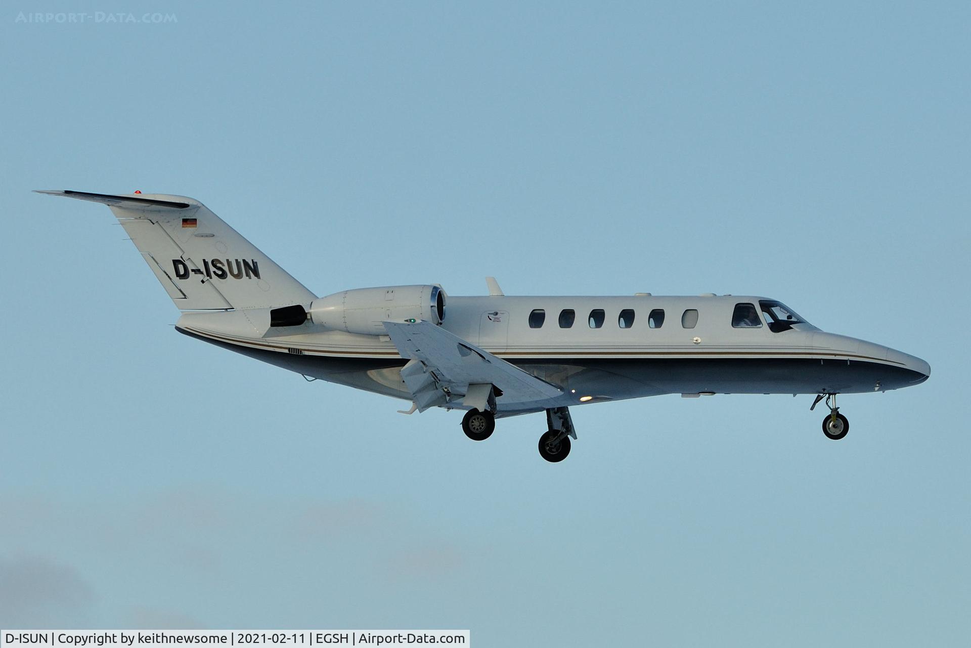 D-ISUN, 2003 Cessna 525A CitationJet CJ2 C/N 525A-0143, Arriving onto runway 09 at Norwich.