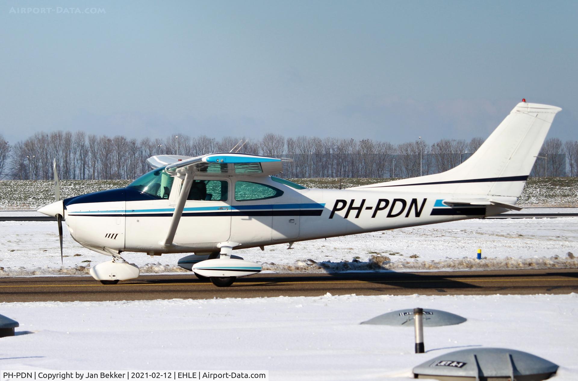 PH-PDN, 1974 Cessna 182P Skylane C/N 182-62694, Lelystad Airport