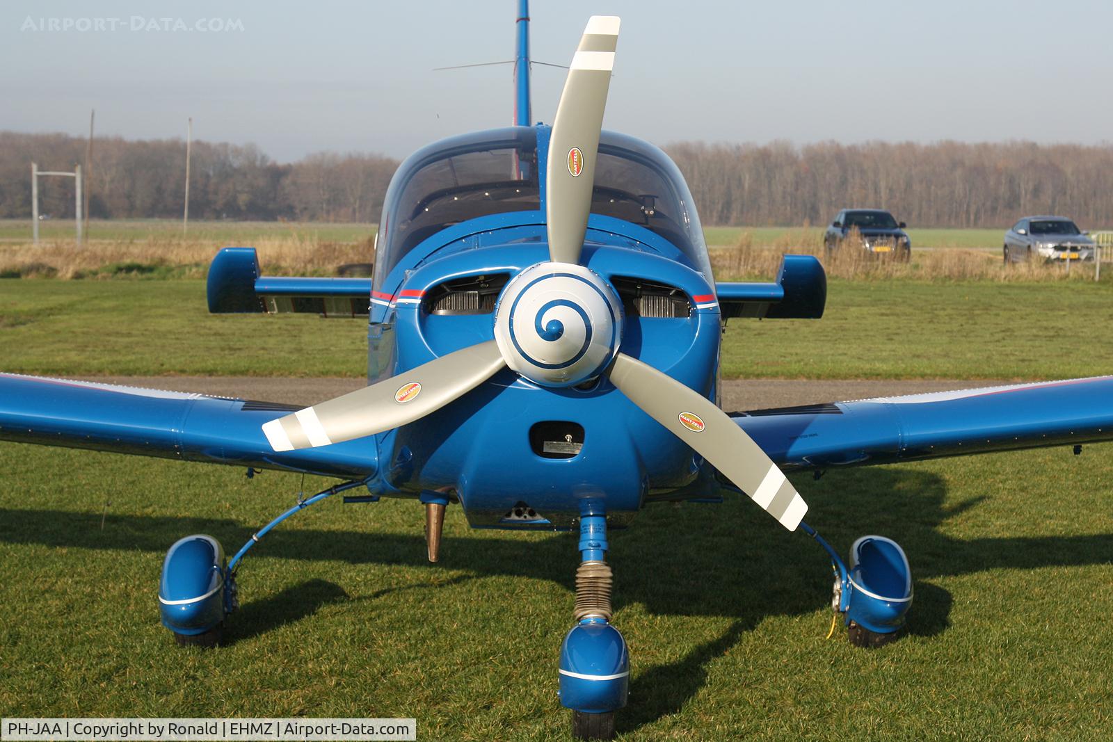 PH-JAA, Zlin Z-242L C/N 0831, at ehmz