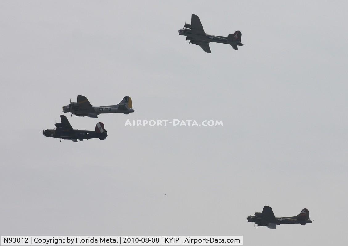 N93012, 1944 Boeing B-17G-30-BO Flying Fortress C/N 32264, TOM YIP 2010