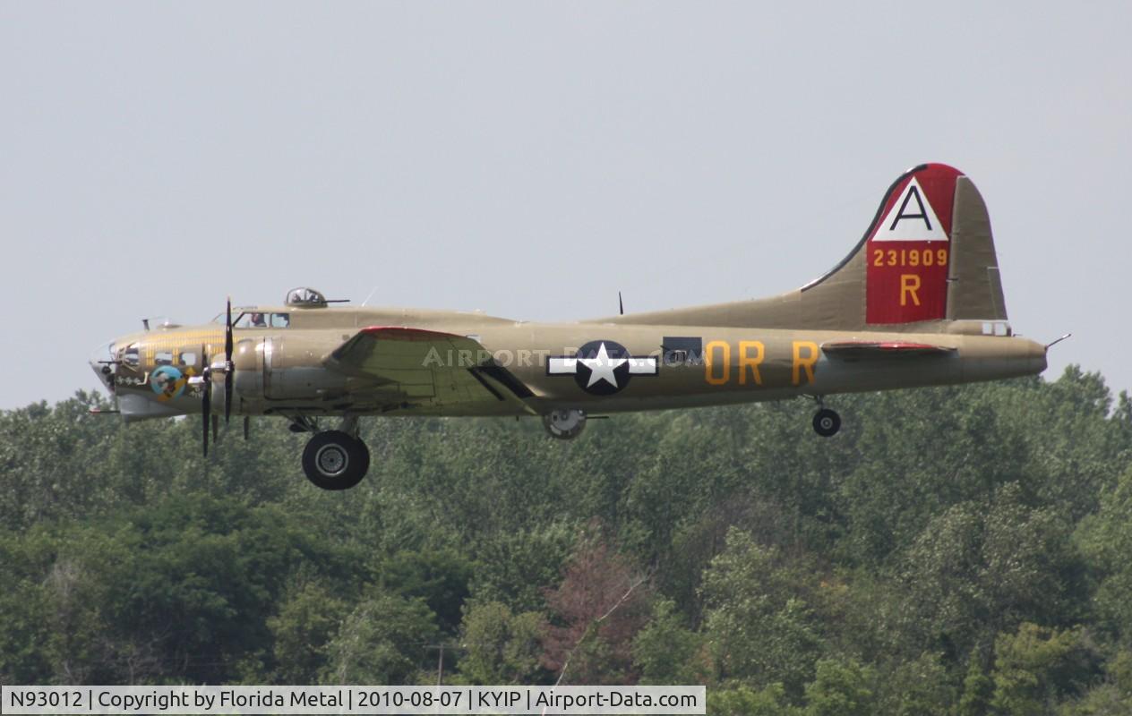 N93012, 1944 Boeing B-17G-30-BO Flying Fortress C/N 32264, TOM YIP 2010