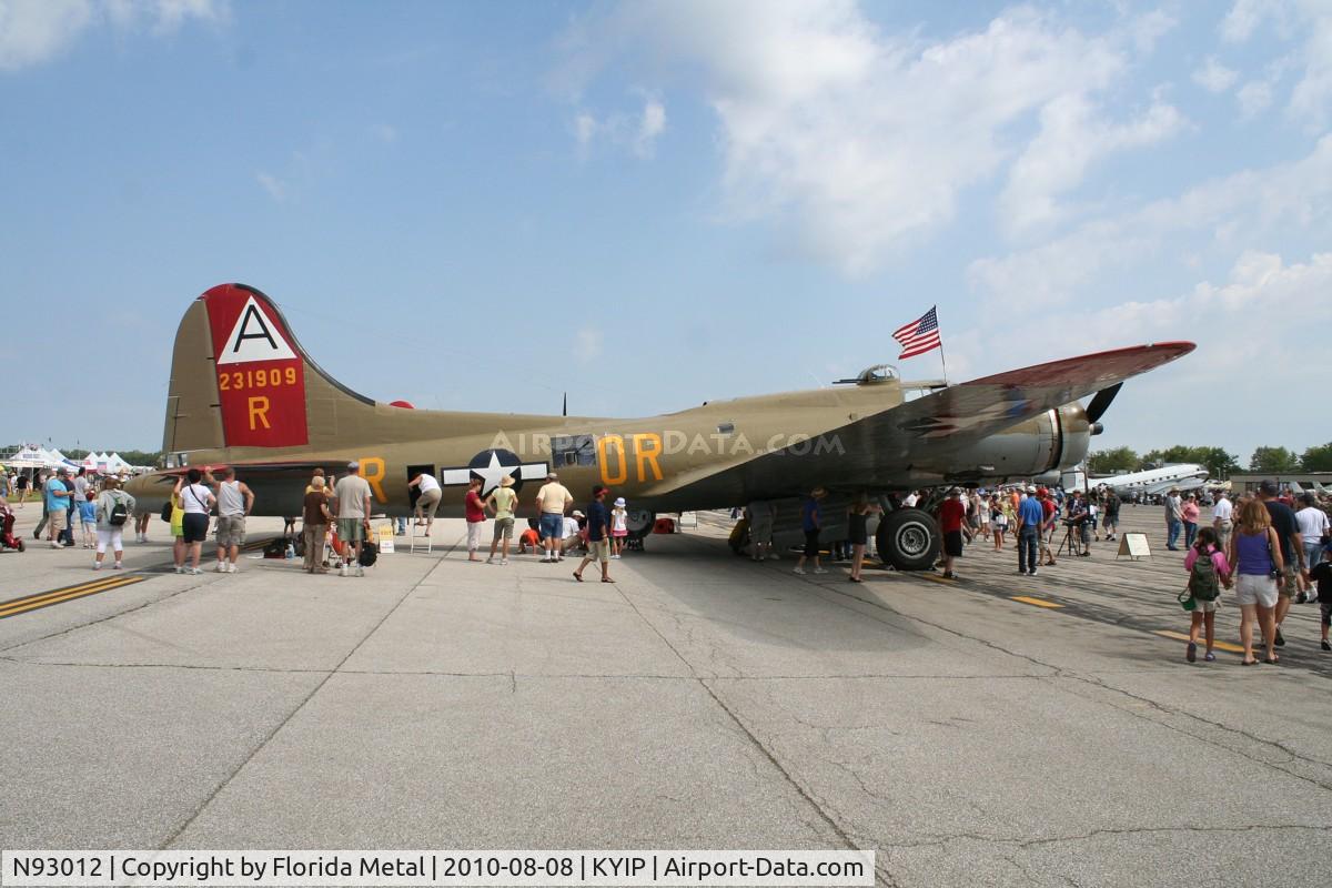 N93012, 1944 Boeing B-17G-30-BO Flying Fortress C/N 32264, TOM YIP 2010