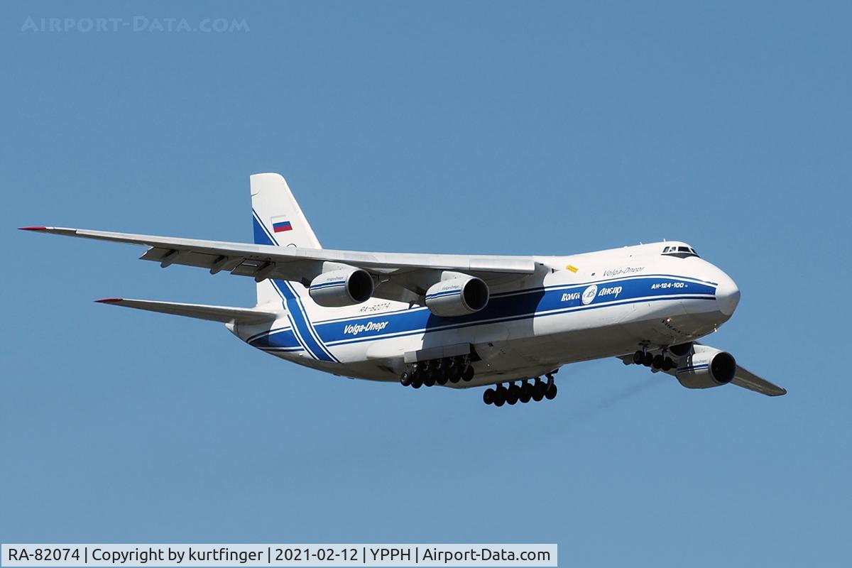 RA-82074, 1994 Antonov An-124-100 Ruslan C/N 9773051459142, Antonov An-124-100 cn 9773051459142. RA-82074 VOLGA-DNEPR final runway 21 YPPH 12022021