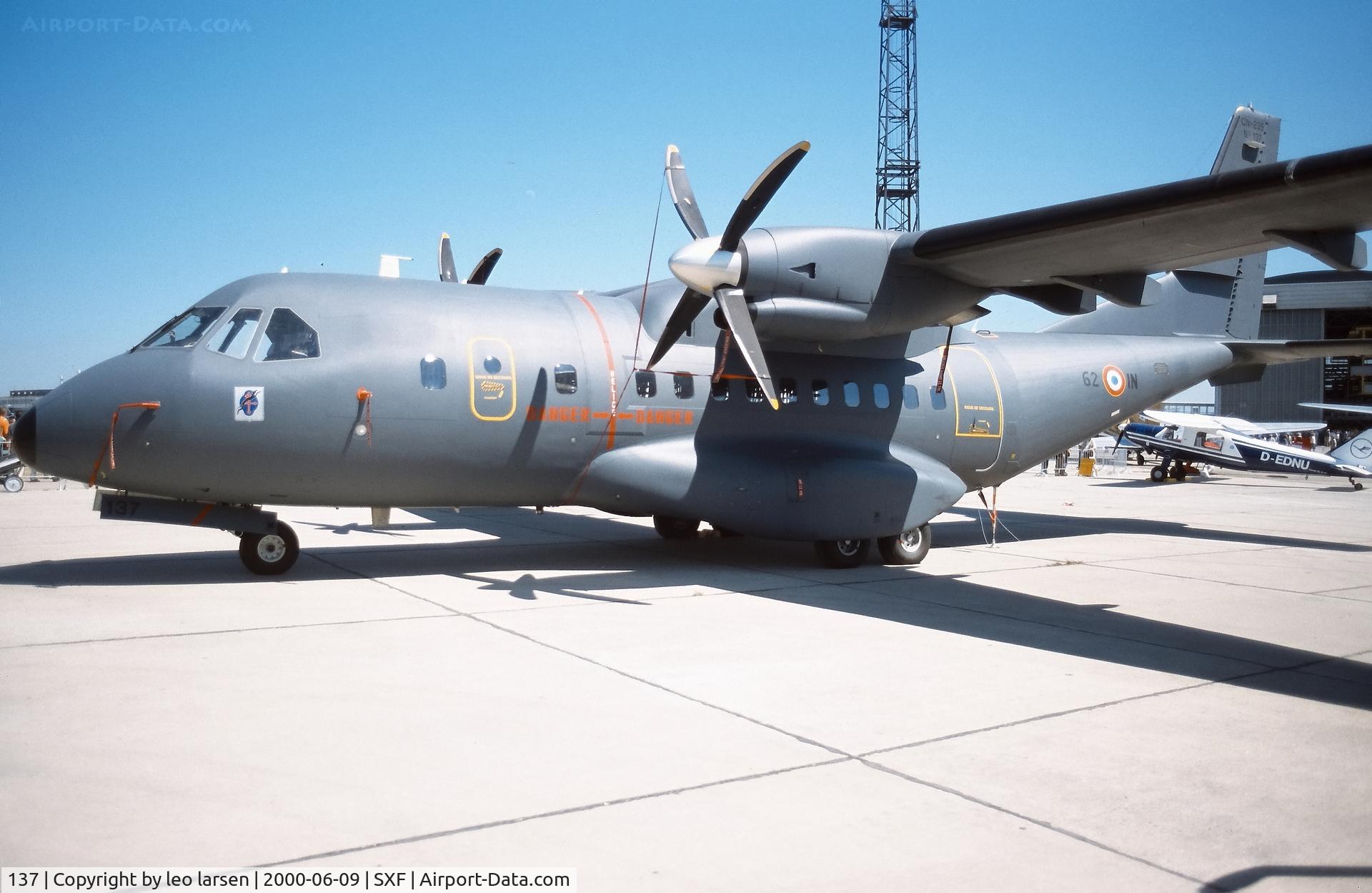 137, Airtech CN-235-200M C/N C137, Berlin Air Show 9.6.2000