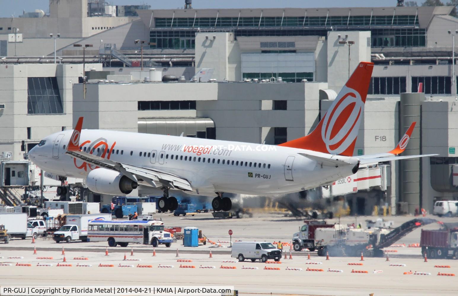PR-GUJ, 2011 Boeing 737-8HX C/N 35851, MIA spotting 2014