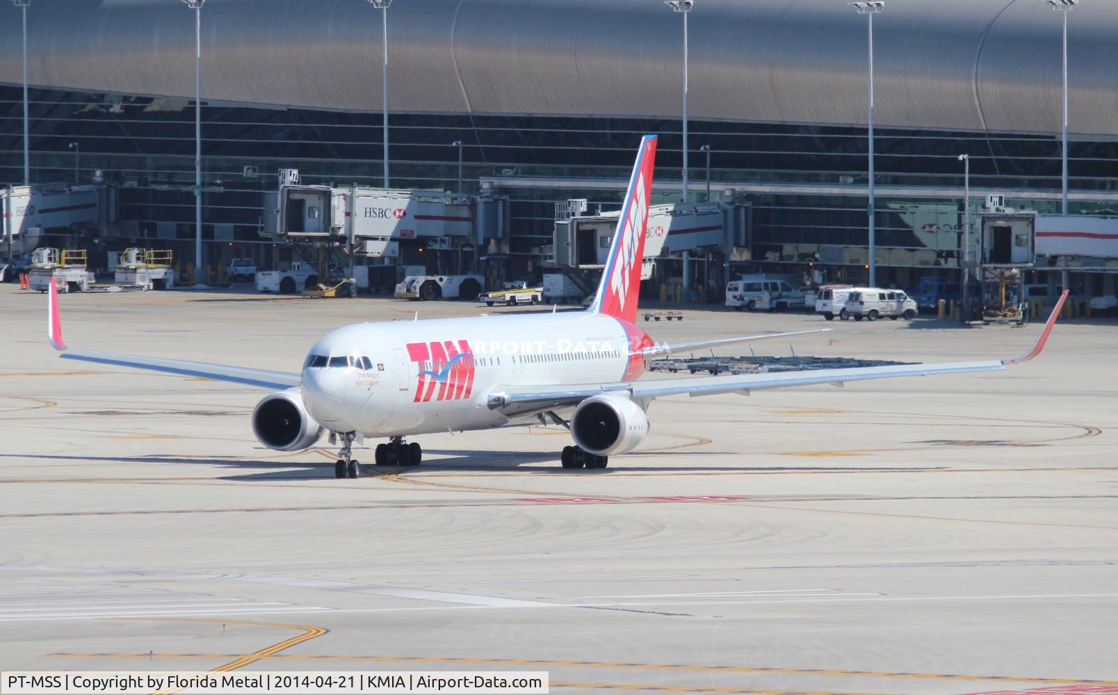 PT-MSS, 1991 Boeing 767-3S1/ER C/N 25221, MIA spotting 2014
