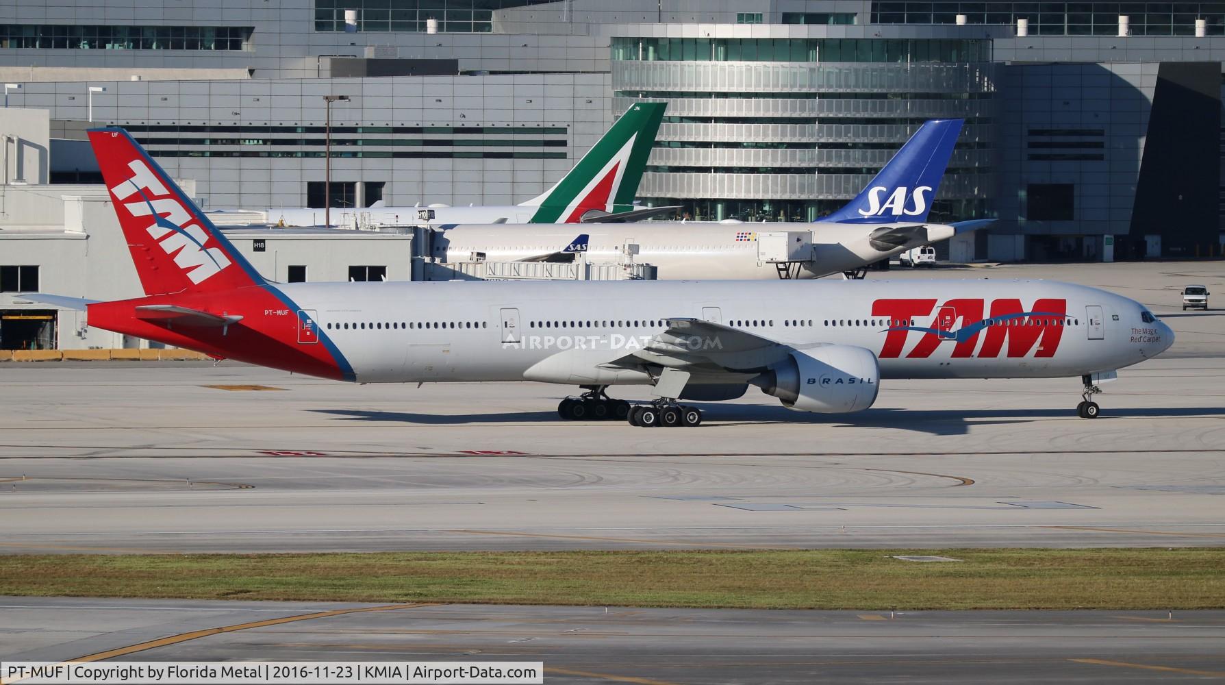 PT-MUF, 2012 Boeing 777-32W/ER C/N 38887, MIA spotting 2016