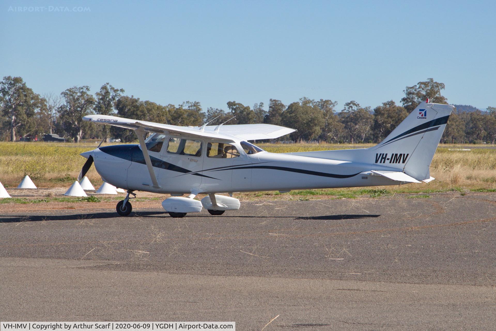 VH-IMV, 1997 Cessna 172R C/N 17280270, Gunnedah Airport June 2020