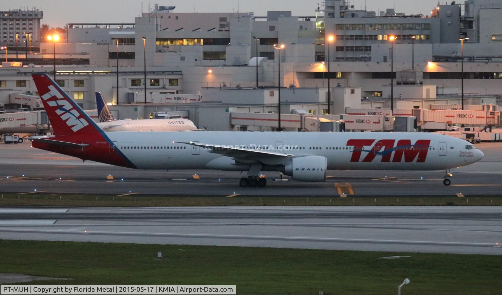 PT-MUH, 2012 Boeing 777-32W/ER C/N 38889, MIA spotting 2015