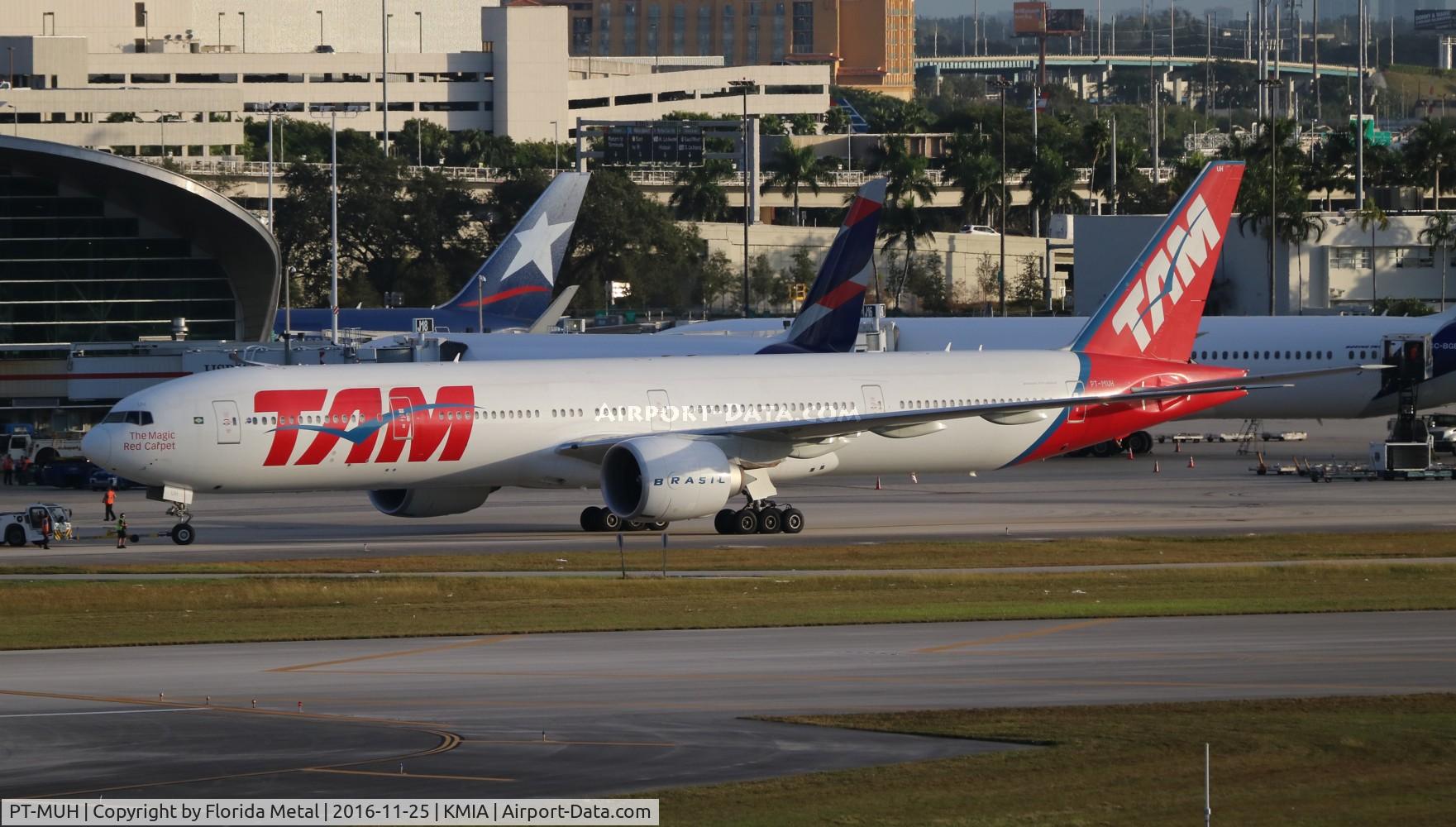 PT-MUH, 2012 Boeing 777-32W/ER C/N 38889, MIA spotting 2015
