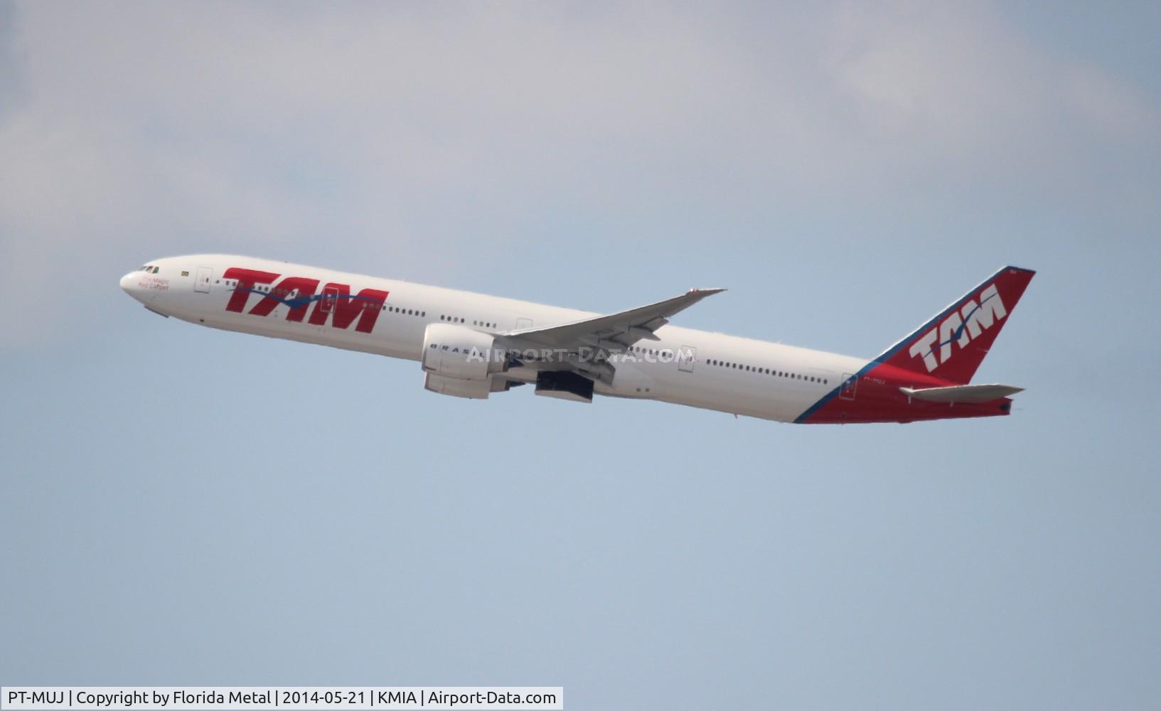 PT-MUJ, 2013 Boeing 777-32W/ER C/N 40588, MIA spotting 2014