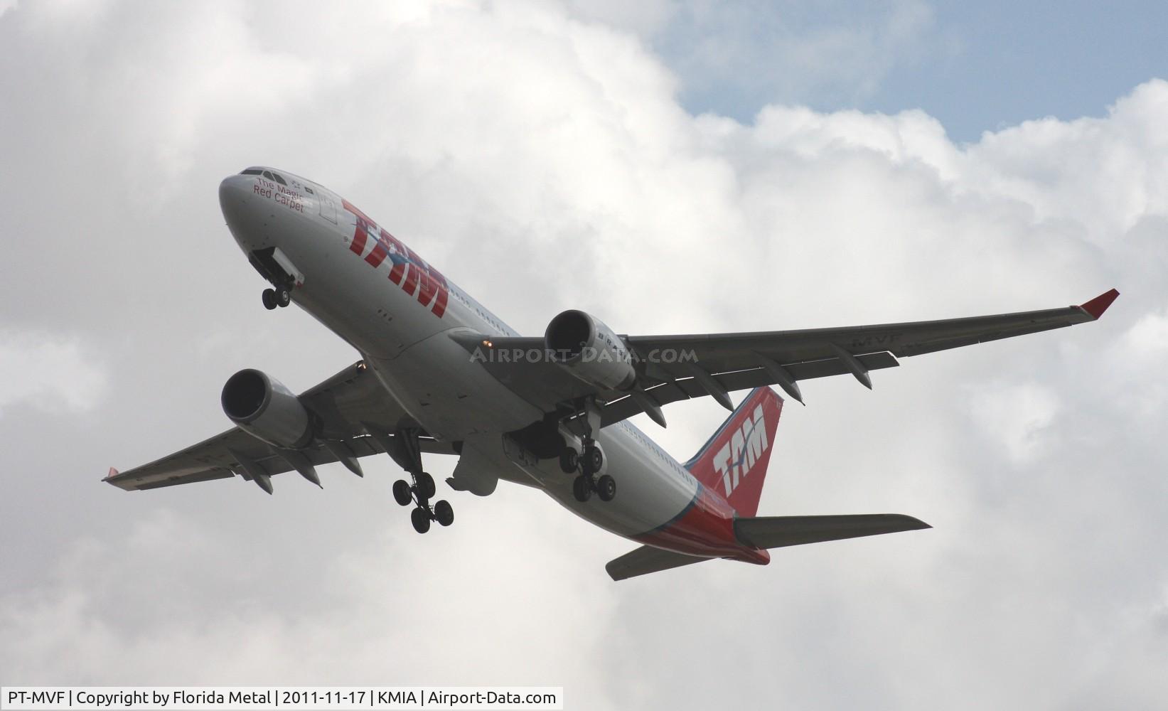 PT-MVF, 2002 Airbus A330-203 C/N 466, MIA spotting 2011