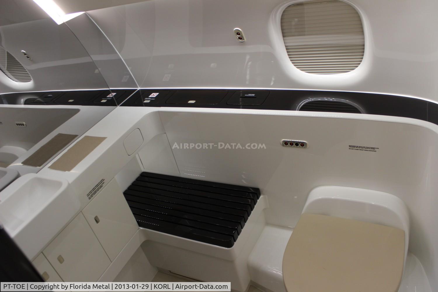 PT-TOE, Embraer ERJ-190-100ECJ Lineage 1000 C/N 19000317, NBAA ORL 2012