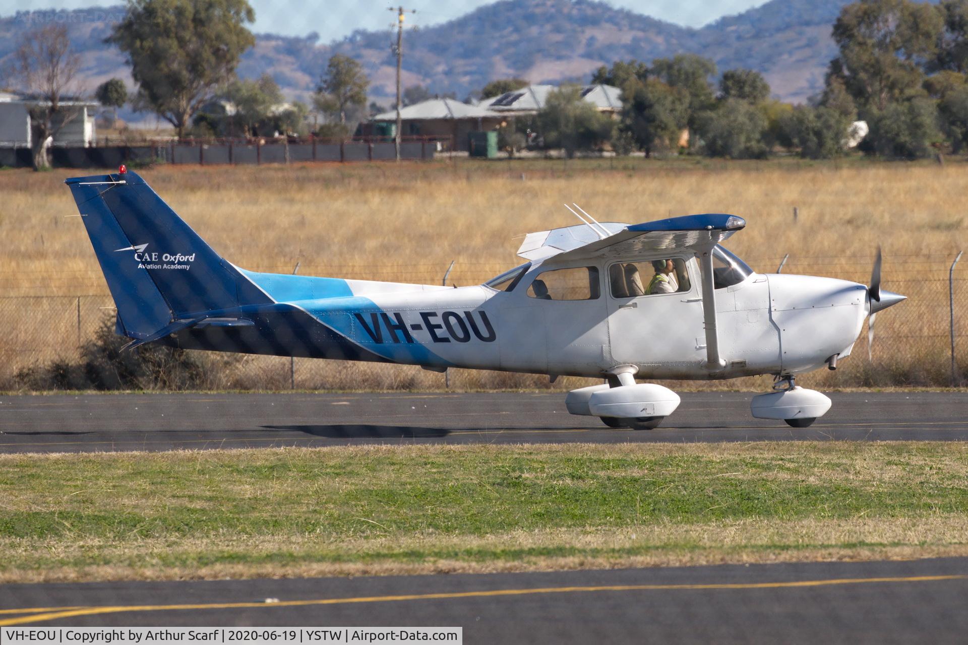 VH-EOU, 1999 Cessna 172R C/N 17280782, Tamworth NSW June 2020