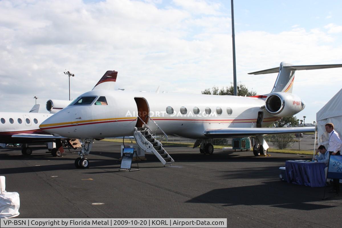 VP-BSN, 2001 Gulfstream Aerospace G-V C/N 648, NBAA ORL 2009