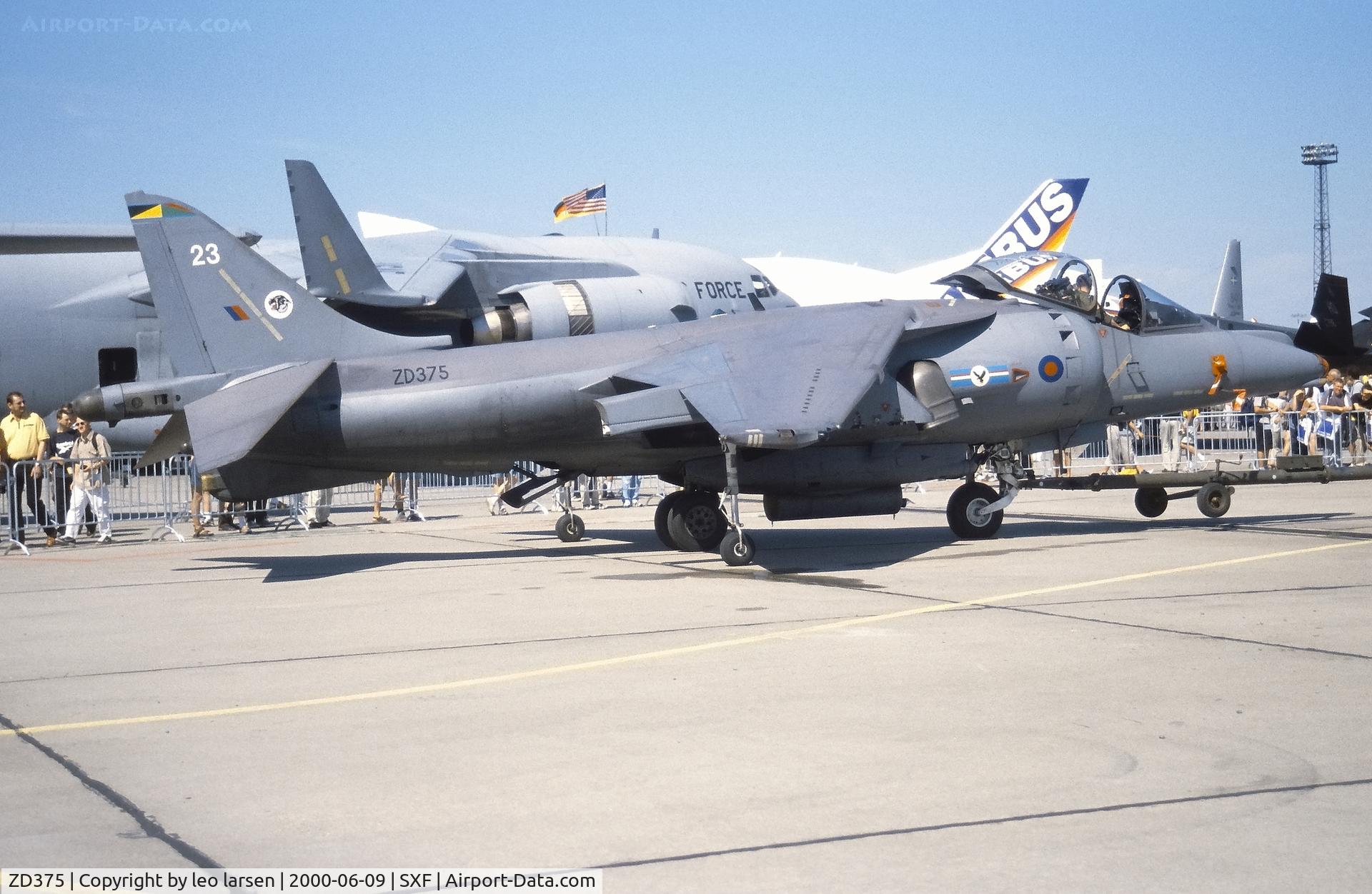 ZD375, 1988 British Aerospace Harrier GR.7 C/N P23, Berlin Air Show 9.6.2000