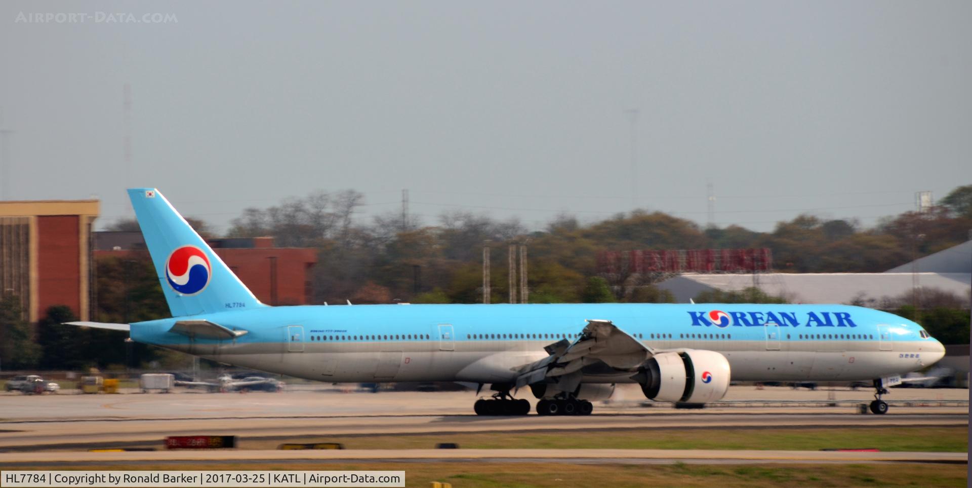 HL7784, 2009 Boeing 777-3B5/ER C/N 37136, Landing Atlanta