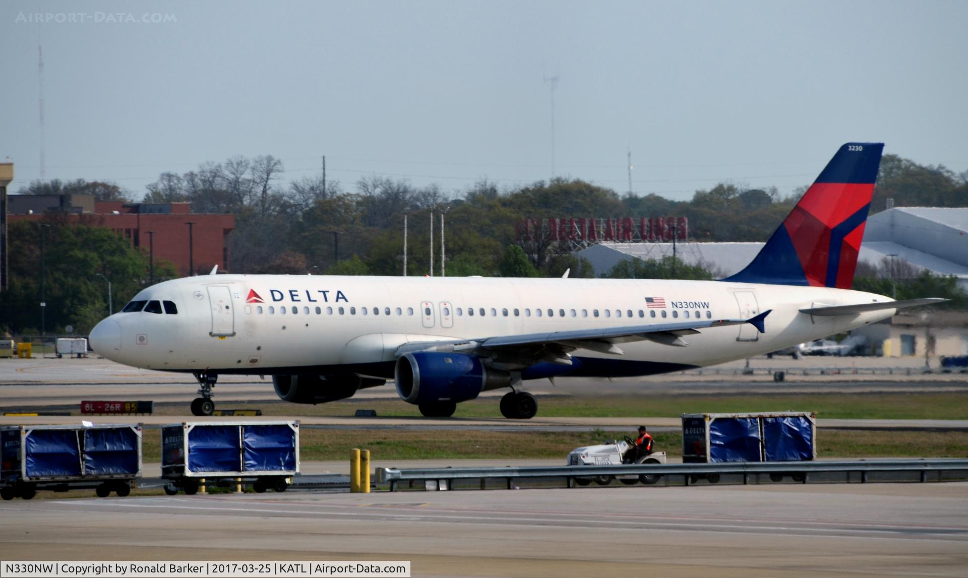 N330NW, 1992 Airbus A320-211 C/N 307, Taxi Atlanta