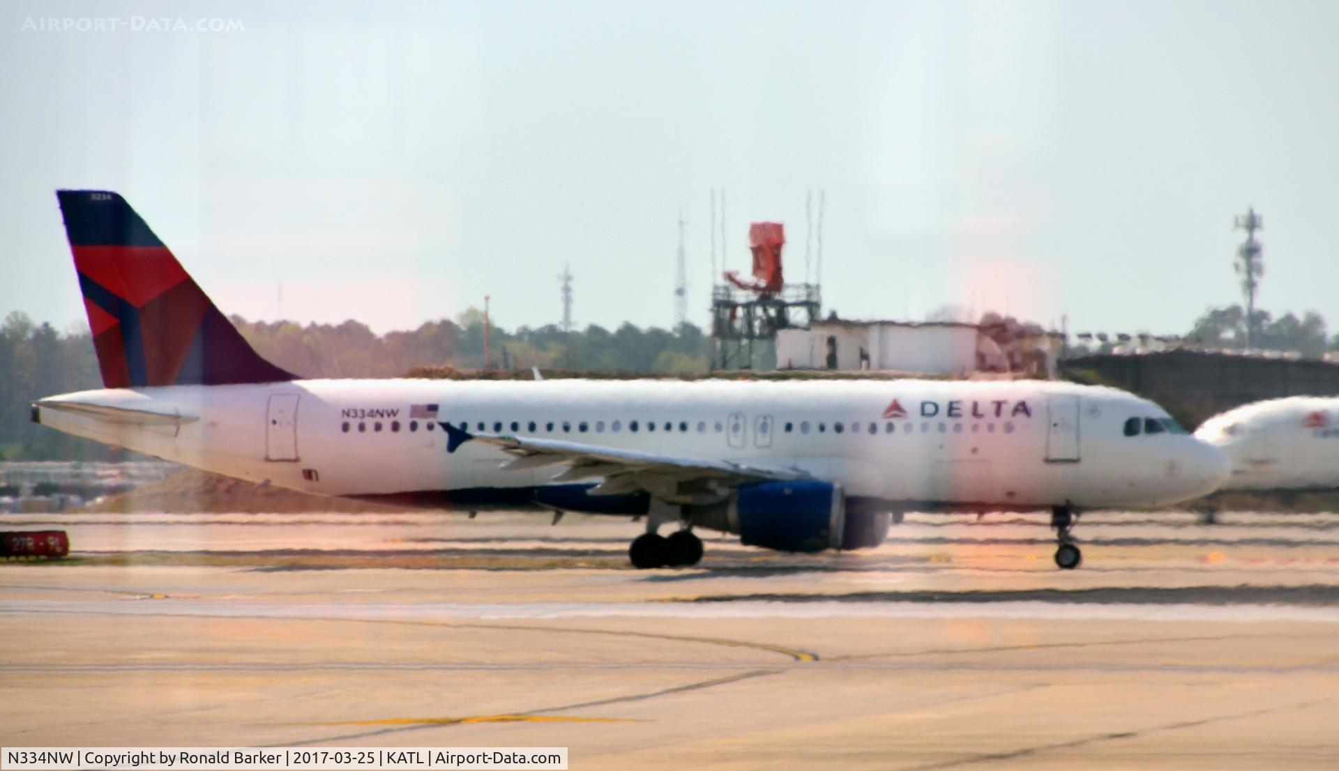 N334NW, 1992 Airbus A320-212 C/N 339, Taxi Atlanta