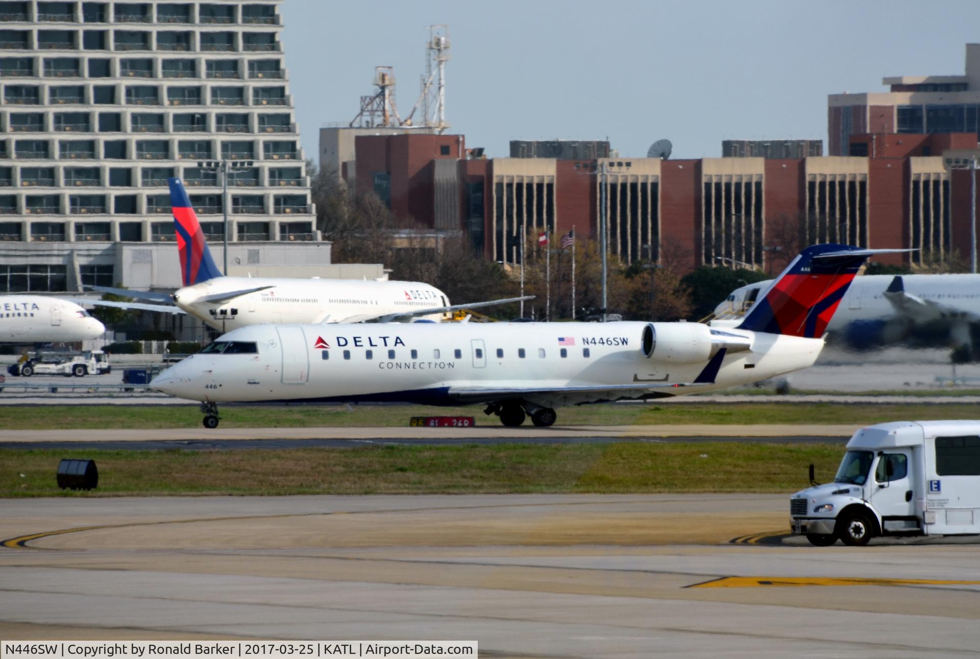 N446SW, 2002 Bombardier CRJ-200LR (CL-600-2B19) C/N 7666, Taxi Atlanta