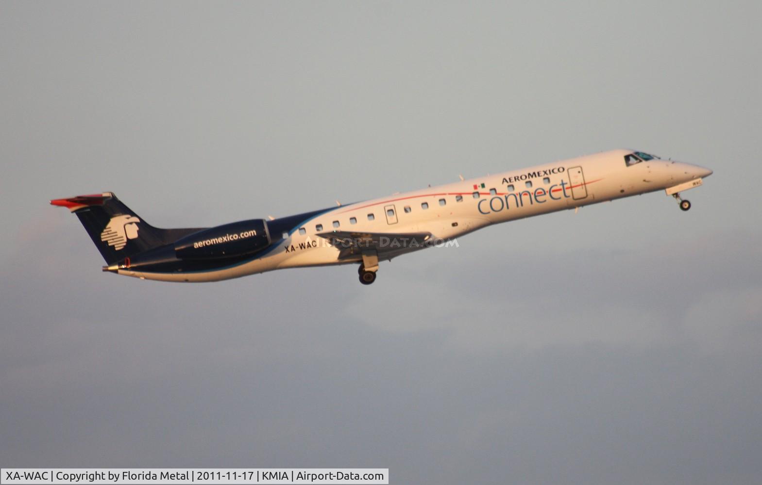 XA-WAC, 2000 Embraer ERJ-145LR (EMB-145LR) C/N 145255, MIA spotting 2011