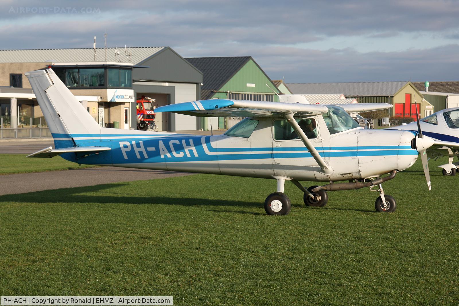 PH-ACH, Reims F152 C/N 1838, at ehmz